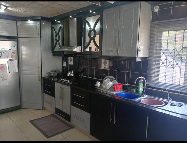 3 BEDROOM HOUSE FOR SALE IN SILVERGLEN